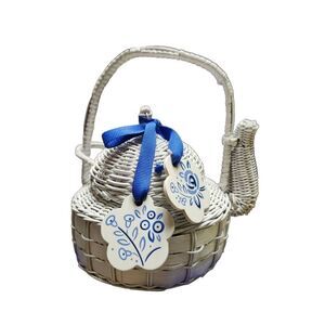 White Wicker Teapot Bakset Holder Avon Gift New In Box Vintage Cottagecore